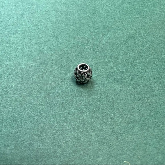 Pandora entwined forever charm - Picture 4 of 4